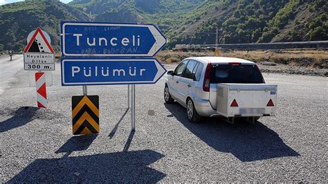 T­u­n­c­e­l­i­-­P­ü­l­ü­m­ü­r­ ­k­a­r­a­y­o­l­u­ ­u­l­a­ş­ı­m­a­ ­k­a­p­a­t­ı­l­d­ı­